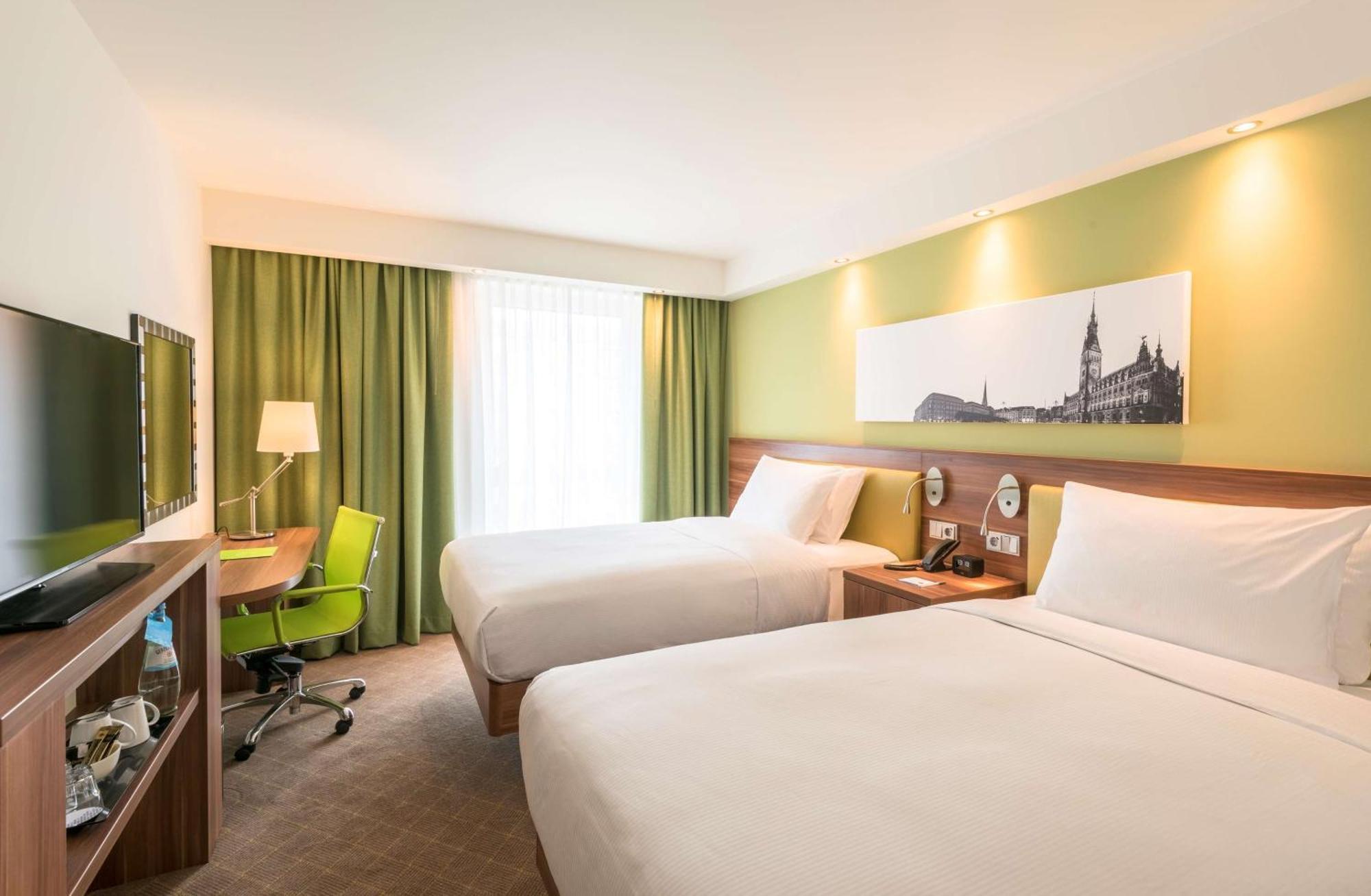 Hampton By Hilton West
