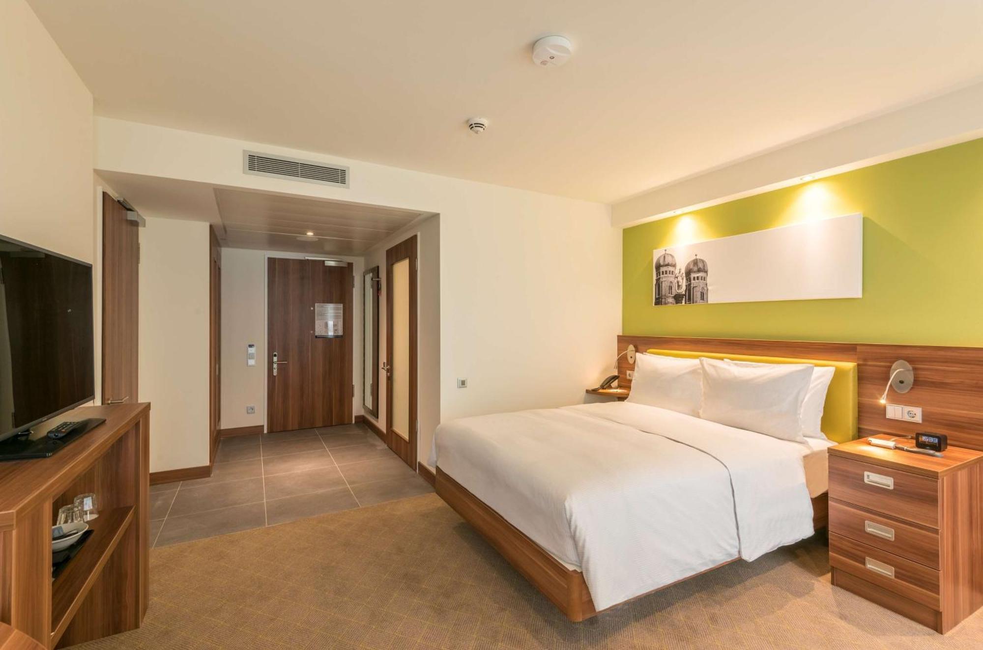 Hampton By Hilton West Hotel München