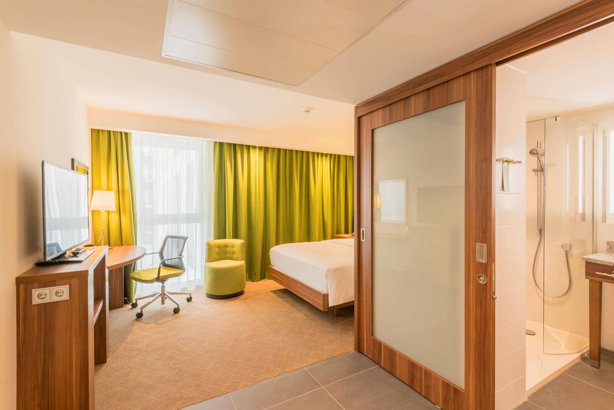 Hotel Hampton By Hilton West München