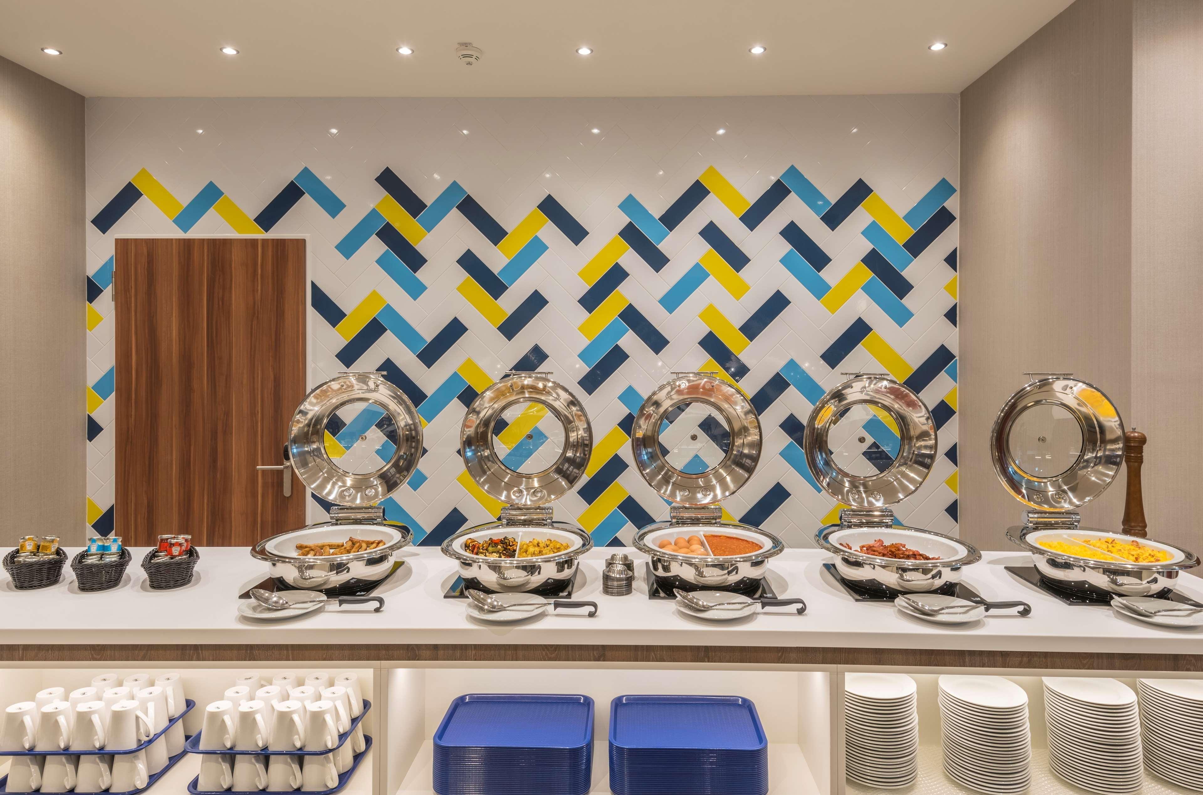 Hotel Hampton By Hilton West Munich